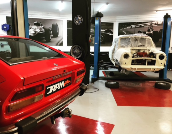 foto taller coches clásicos